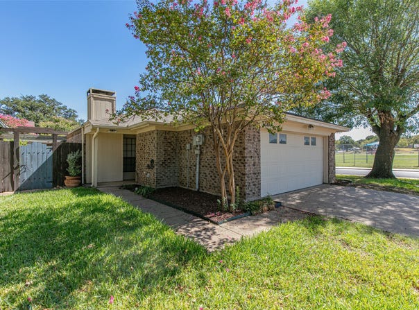 1710 Magnolia Lane, Euless, TX 76039