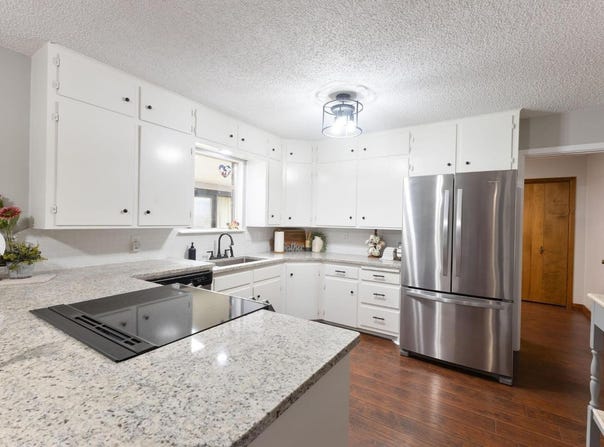 1102 15th Street, Shallowater, TX 79363