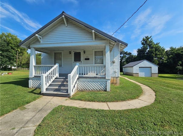 413 5th Street, Eldon, MO 65026
