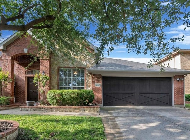 4948 Paddock Drive, Fort Worth, TX 76244