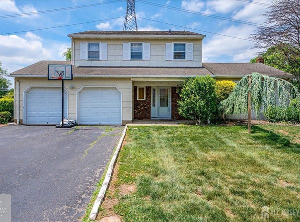 15 Roxy Avenue, Edison, NJ 08820