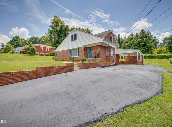 215 Cherry Lane, Bristol, VA 24201