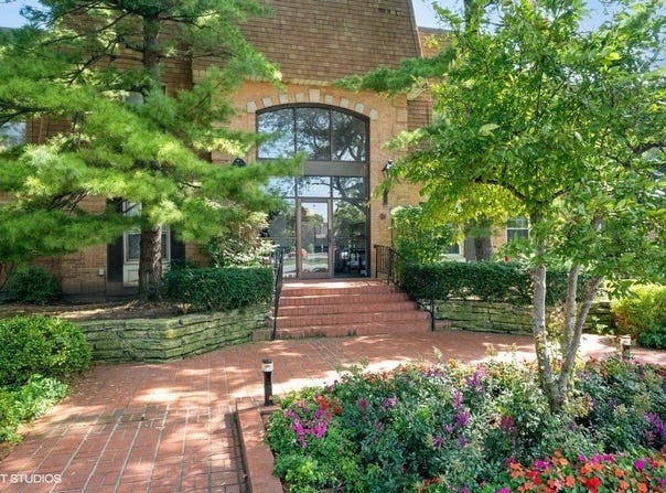 1220 Park Avenue W 110, Highland Park, IL 60035