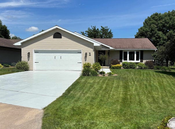 1 ROCKY Court, APPLETON, WI 54915-2376