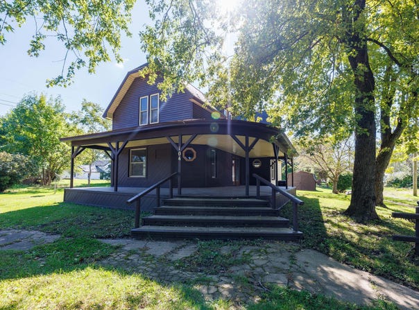 104 E 5th Street, Earl Park, IN 47942