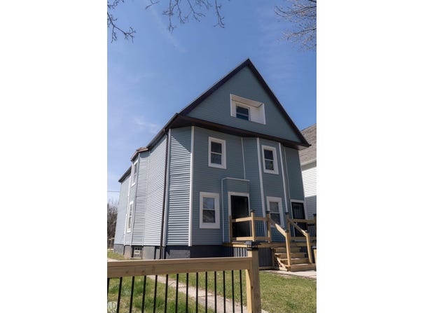 2163 N 38th St, Milwaukee, WI 53208