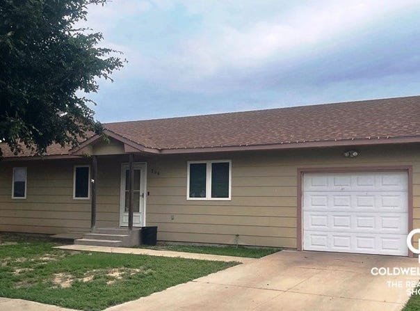 206 Sydnee Lane, Holcomb, KS 67851