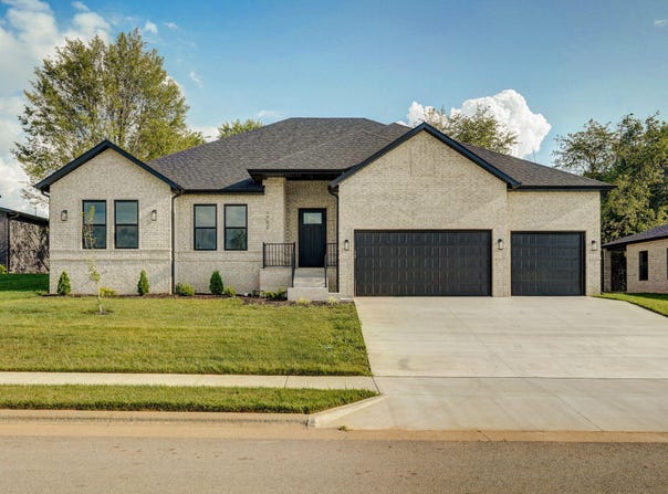 1702 E Cobblestone Drive, Ozark, MO 65721