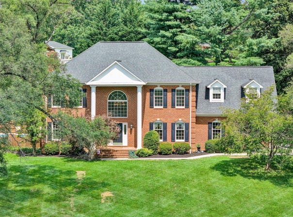 52 Hollymeade LN, Daleville, VA 24083