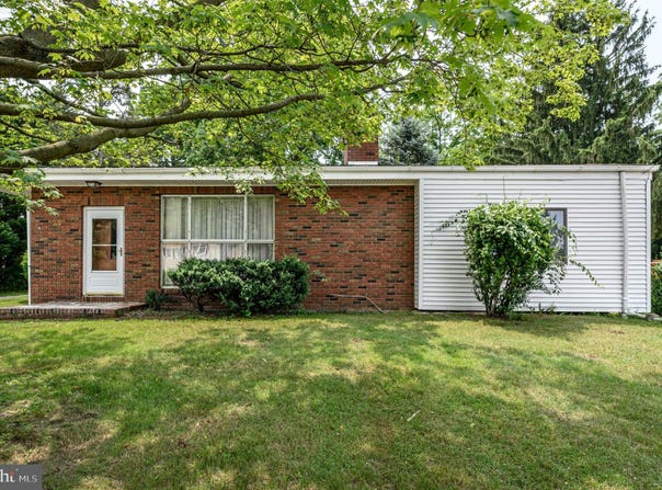 861 CENTERTON ROAD, MOUNT LAUREL, NJ 08054