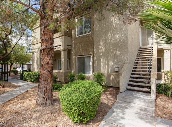 3924 Quiet Pine Street, Las Vegas, NV 89108