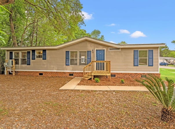 160 Saint Christopher Circle, Pawleys Island, SC 29585