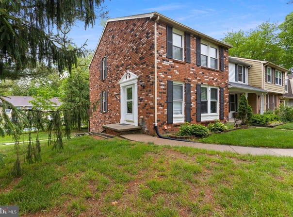 7 WOODLAND COURT, HAMILTON, NJ 08610