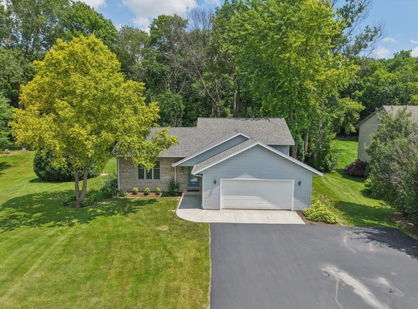 1721 Landre Ct, Burlington, WI 53105