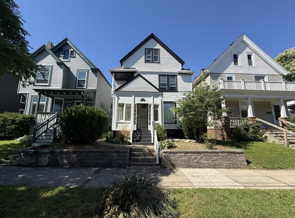1537 E Irving Pl, Milwaukee, WI 53202