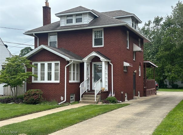 1051 Oakwood Avenue NE, Massillon, OH 44646