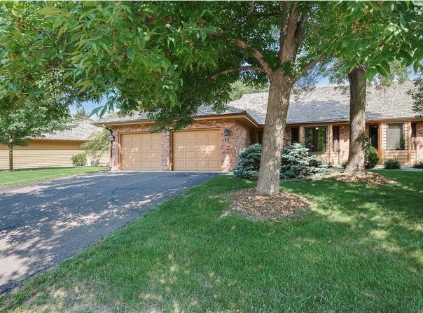 5 Anemone Circle, North Oaks, MN 55127