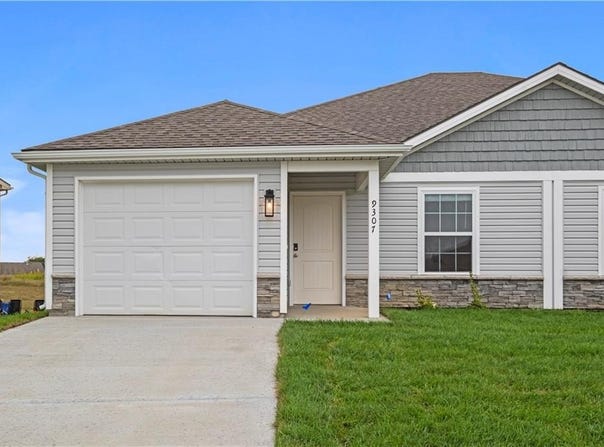 9308 N Lenox Street, Kansas City, MO 64154