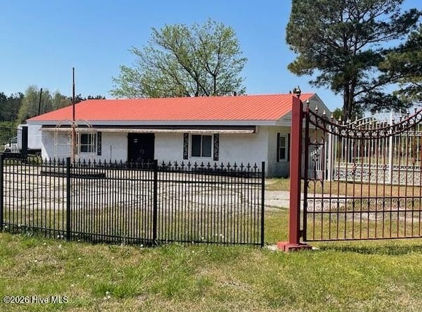 17838 Nc 131 Highway, Bladenboro, NC 28320