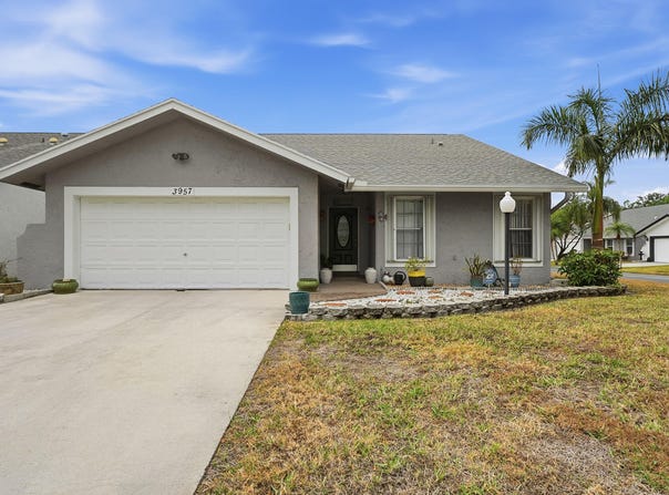 3957 Dafilee Circle, West Palm Beach, FL 33417