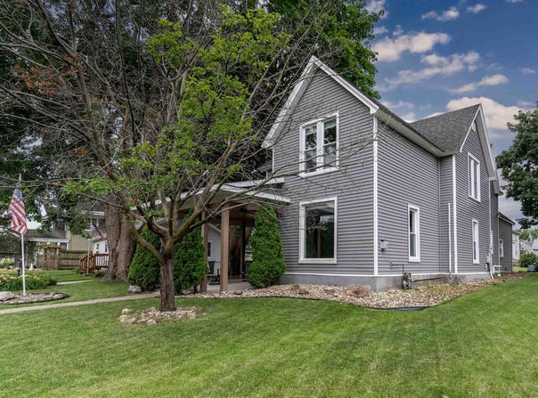 1003 6th Street, Grundy Center, IA 50638