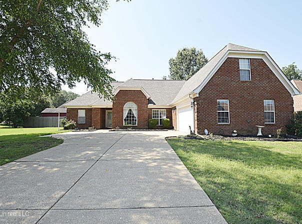 1649 W Drake Cove, Hernando, MS 38632