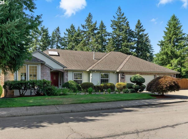 12524 SE BLUFF DR, Clackamas, OR 97015