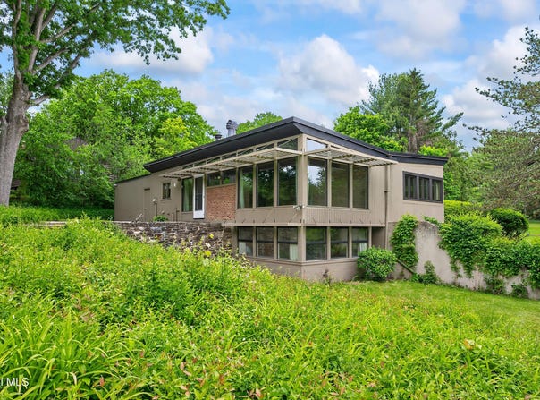 323 Oakridge Drive, Schenectady, NY 12306