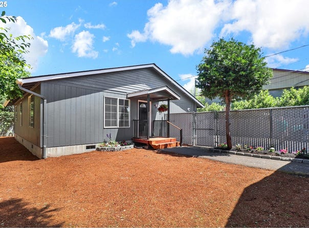 70 JEFFERSON ALY, Eugene, OR 97402