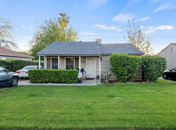 1549 N Delno Avenue, Fresno, CA 93728