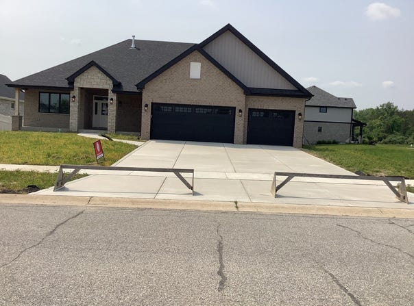 156 Trillium Drive, Dyer, IN 46311