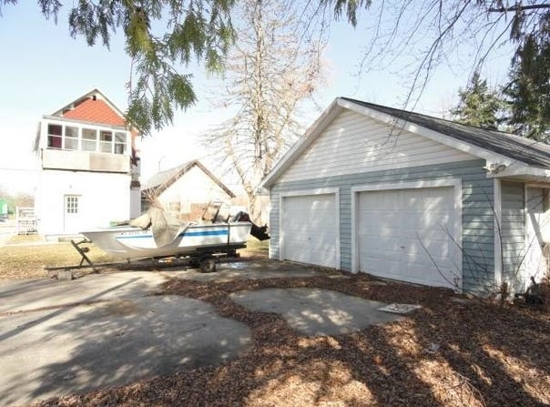 302 W Division St, Fond Du Lac, WI 54935