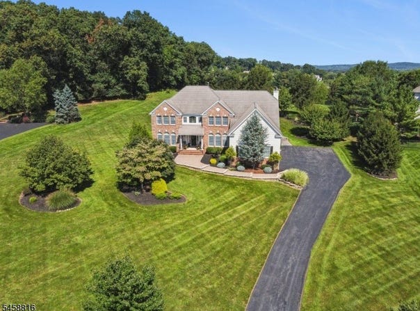 10 William Barnes Rd, Raritan Twp., NJ 08822-5520