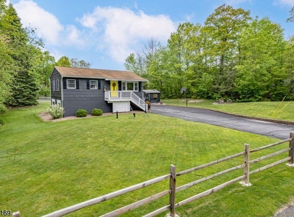 5 Emerald Dr, Vernon Twp., NJ 07422-1037