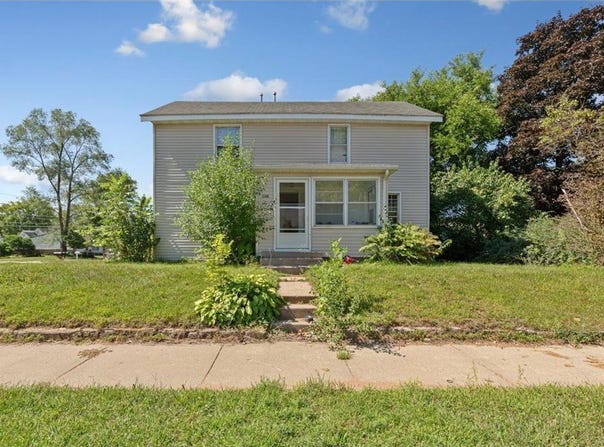 2306 4th Street, Eau Claire, WI 54703