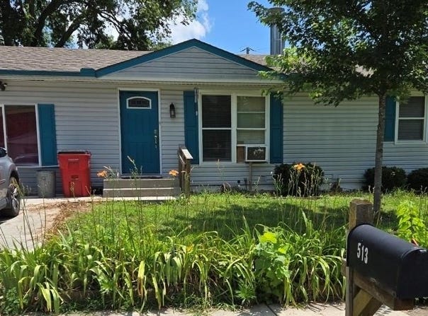 513 POWAHATAN Drive, Independence, MO 64056