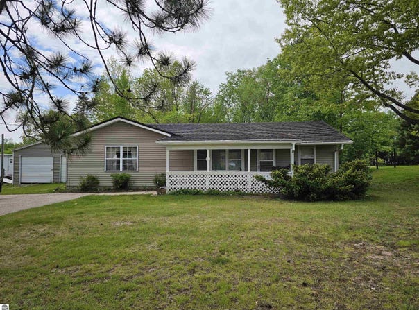 1776 S Morey Road, Lake City, MI 49651