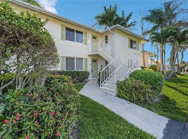 833 Teryl, NAPLES, FL 34112