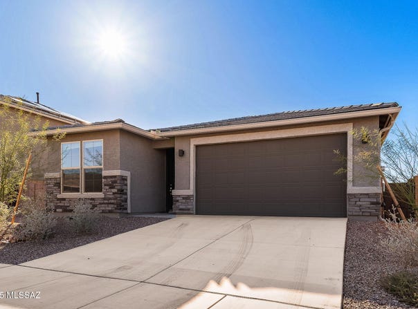 10190 S Rolling Water Drive, Vail, AZ 85641