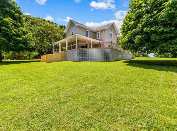 289 Backyard Street, Crane, MO 65633