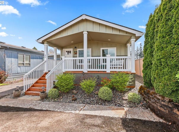 835 SE 1ST AVE, Canby, OR 97013