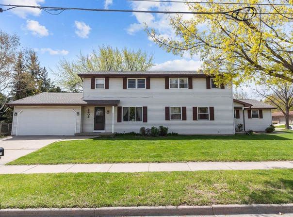 2401 E CALUMET Street, APPLETON, WI 54915