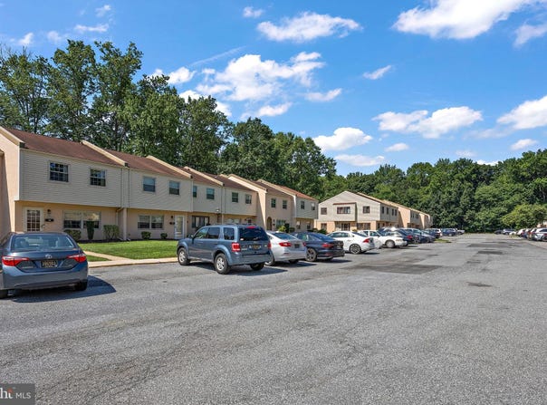 2105 CHELMSFORD CIRCLE, NEWARK, DE 19713