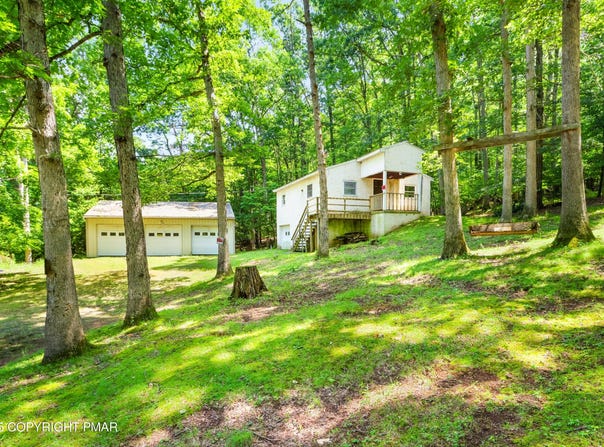 233 Congo Niantic Road, Barto, PA 19504