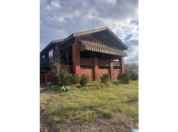105 2ND AVENUE, ONEONTA, AL 35121