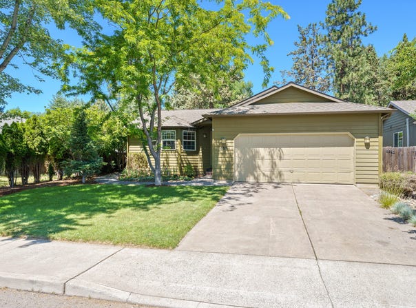 488 SW Forest Grove Drive, Bend, OR 97702