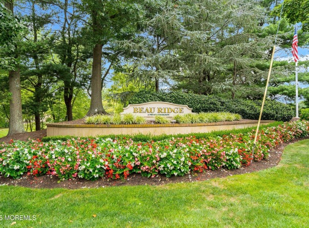 126 Metedeconk Court, Holmdel, NJ 07733