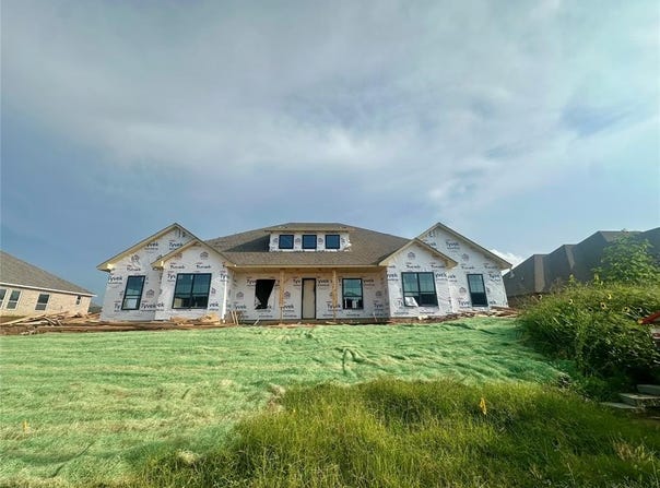 10140 NW 100th Street, Yukon, OK 73099