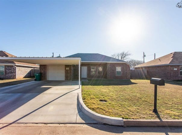 1212 NEWMAN AVENUE, Iowa Park, TX 76367