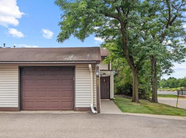 7403 142nd Street Court, Apple Valley, MN 55124